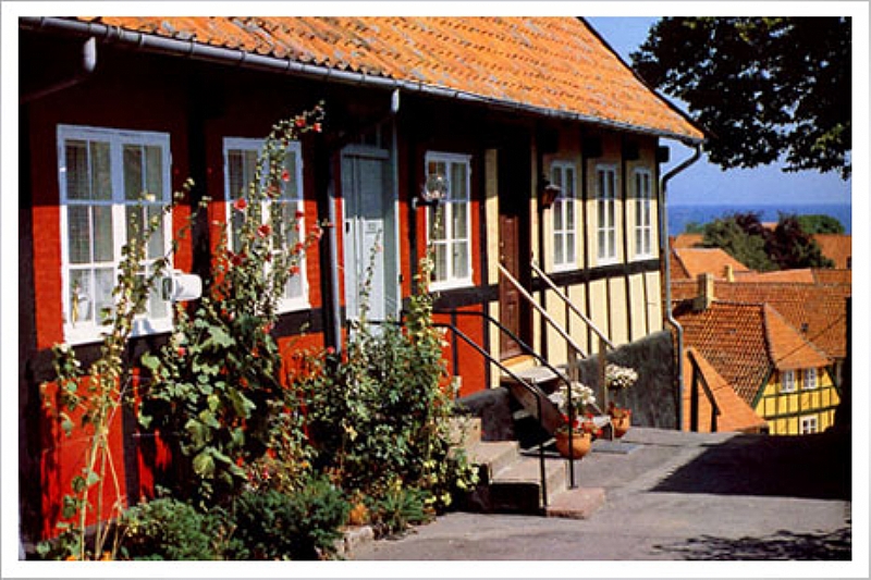 Bornholm er dansk. Bornholm er dansk.
